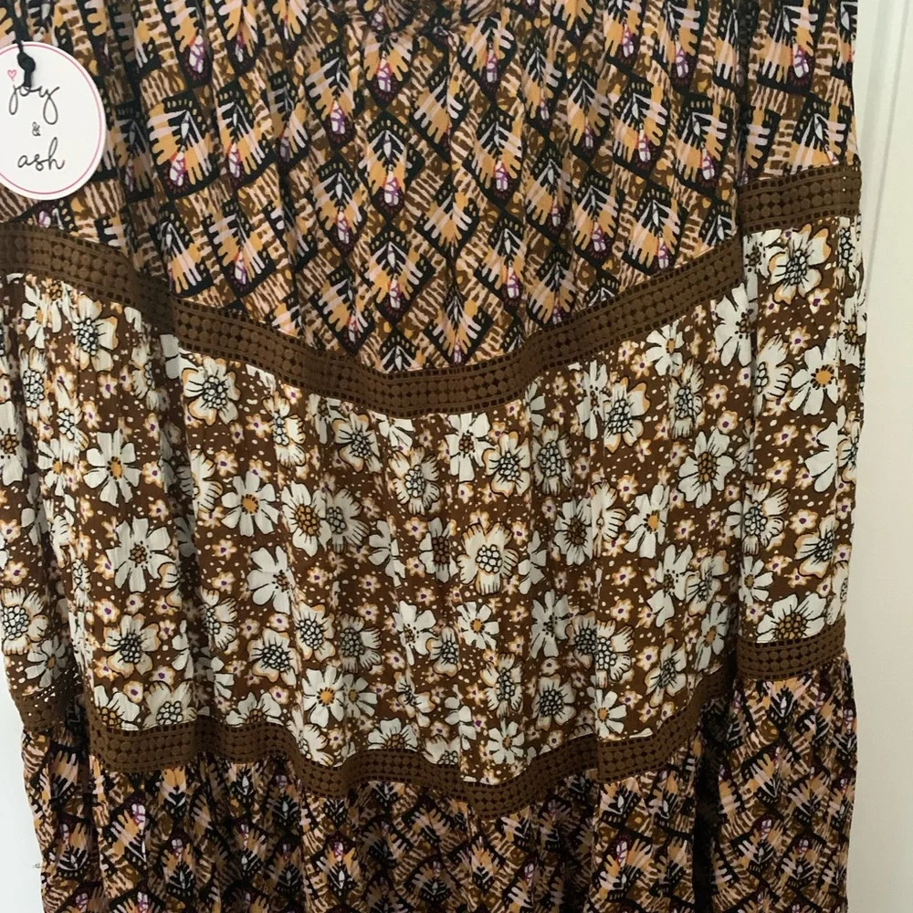 NWT patterned skirt